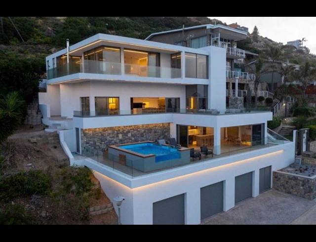 4 BEDROOM PROPERTY TO RENT IN MOSSEL BAY CENTRAL